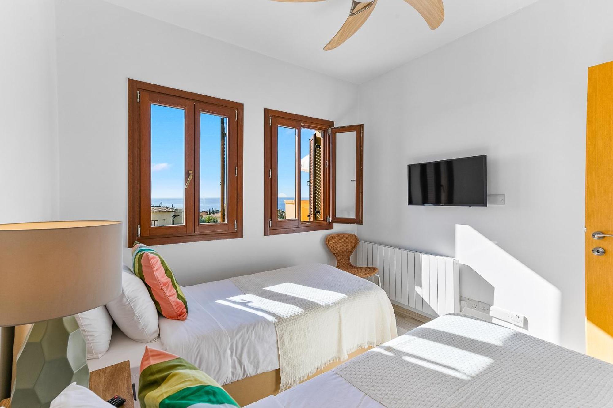 2 Bedroom Apartment Thalassa With Sea And Sunset Views, Aphrodite Hills Resort Куклия Экстерьер фото