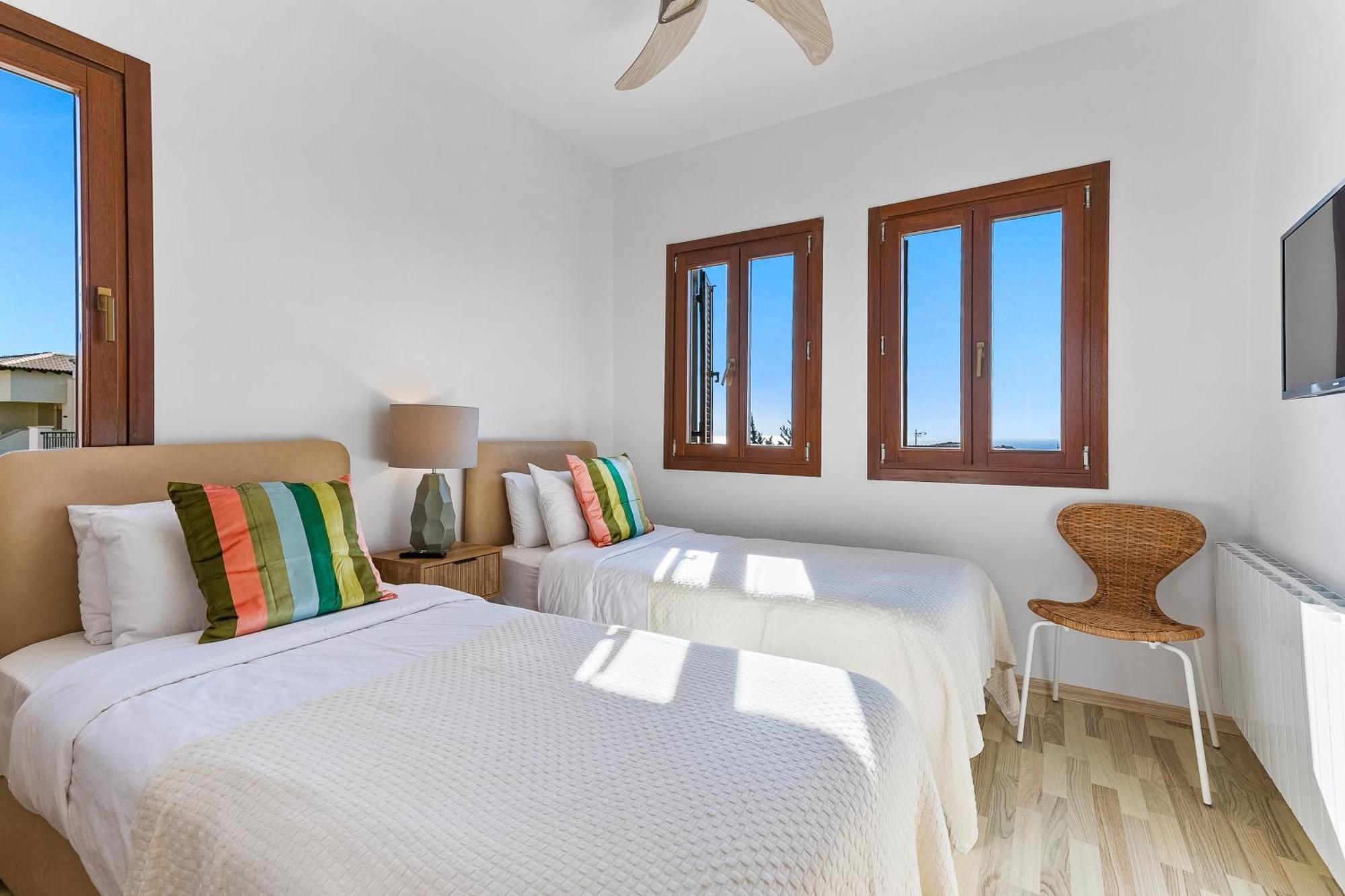 2 Bedroom Apartment Thalassa With Sea And Sunset Views, Aphrodite Hills Resort Куклия Экстерьер фото