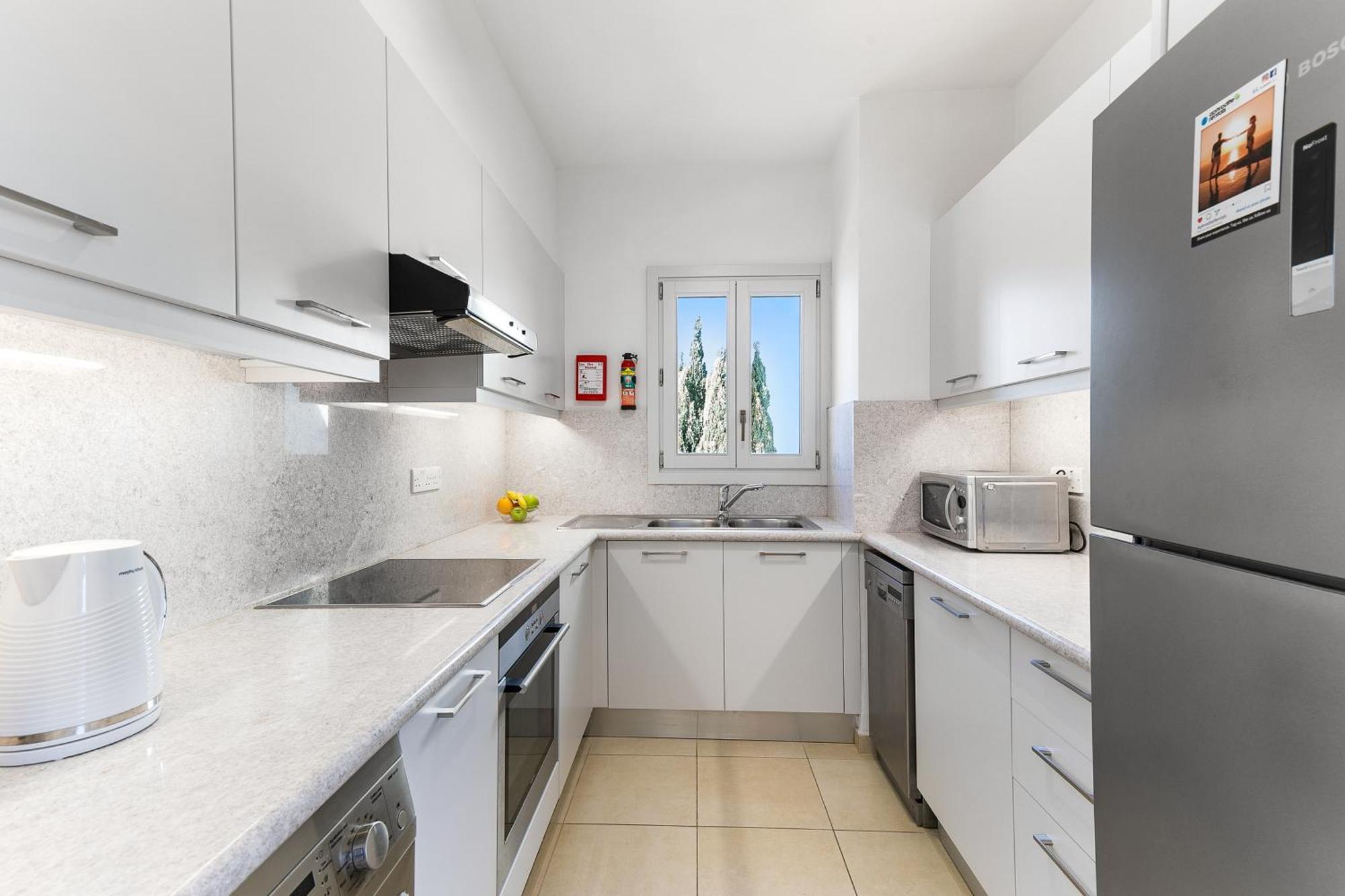 2 Bedroom Apartment Thalassa With Sea And Sunset Views, Aphrodite Hills Resort Куклия Экстерьер фото